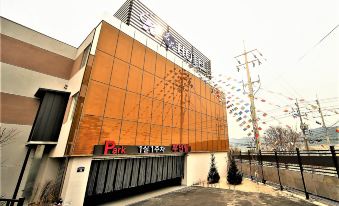 Gyeongju K Myeongpum Hotel