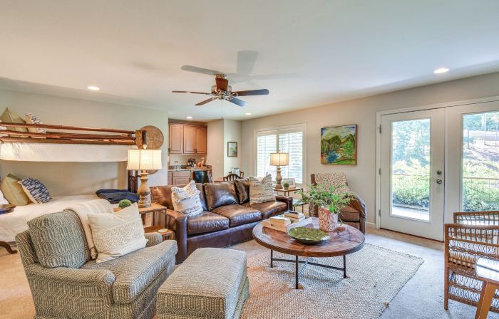 Lakefront Fun Near Clemson! Retreat w/ Pool Access