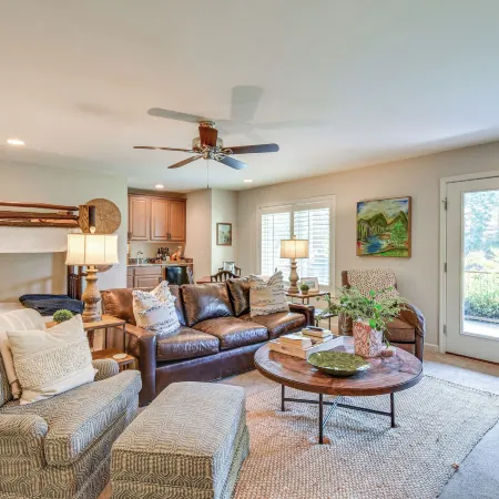 Lakefront Fun Near Clemson! Retreat w/ Pool Access