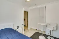 Between la and Orange County Quiet Getaway with Patio