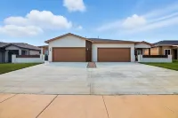 Brand New Cool Comfy Lawrence Retreat 3 Bedroom Duplex - Boutique
