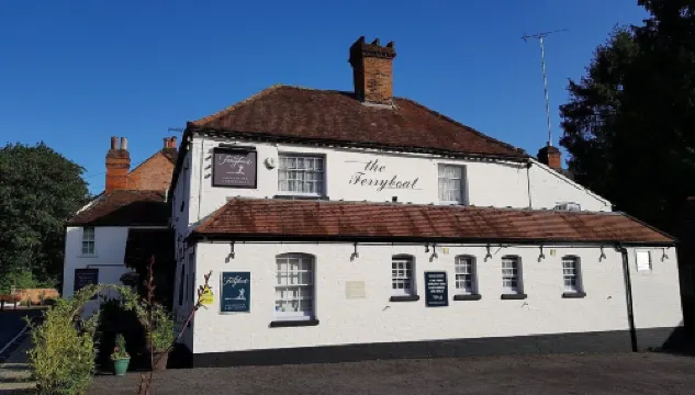 Ferryboat Inn Hotels in Pangbourne