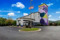 Spark by Hilton Lynchburg - University Area & Hwy 460 Hotels near Pest House Medical Museum