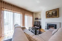 GuestReady - Luxe living by the pool
