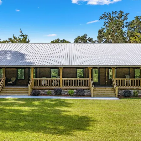 Tranquil Suite w/ Porch < 2 Mi to Cedar Lakes!