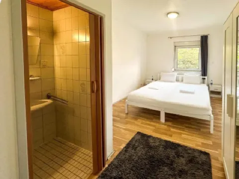 Adelin Vienna Hotels in der Nähe von TK-Maxx Auhof Center