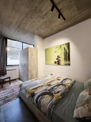 Cozy 3 bedrooms Chalet fit up to 8 pers with Panoramic terrace & Cheminée (pool)