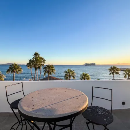 BAJA MIA SUITES AND TOURS
