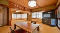 Tsuetate Onsen Yorozuya Ryokan - parking