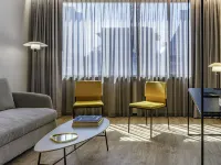 Pullman Santiago El Bosque Hotels near Nunoa