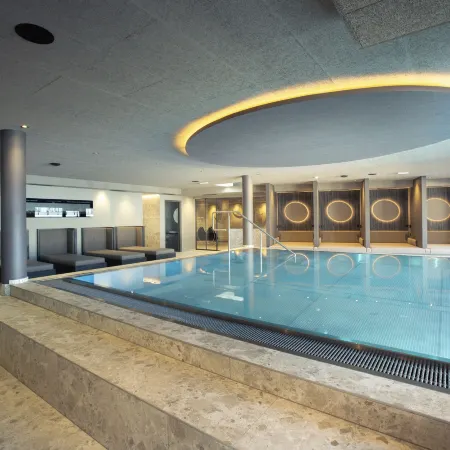 Aparthotel Familiaris - Family Apartments - Pools & Spa in Dolomites
