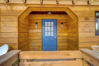 'Little House on the Lot' Dryden Townhome: Pets OK - Wifi