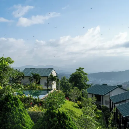 Fox Kandy by Fox Resorts - Luxury in the Mist