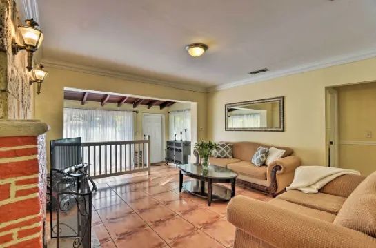 精緻的中心邁阿密小平房：距離中海灘10英里！