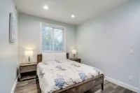 Westport Home w/ Hot Tub: 2 Blocks to Beach! - Pysäköinti