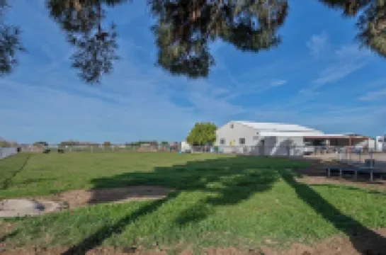 Guest House with horse privilege's, in the country & beautiful neighborhood.