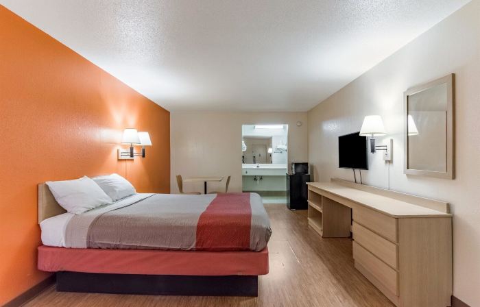 Motel 6 Raleigh, NC Cary