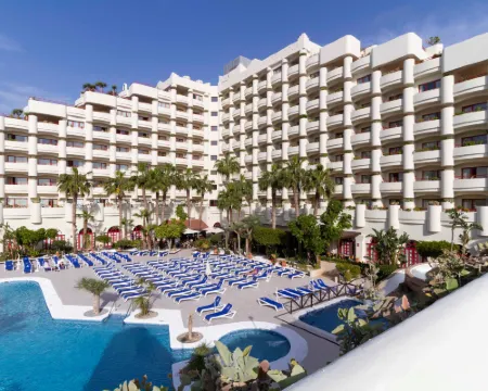 إيبيرسول ألمونيكار بيتش آند سبا فنادق في ألمونيكار
