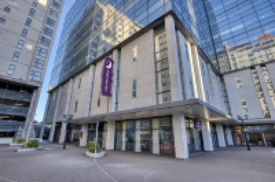 Premier Inn Cardiff City Centre (Queen Street) Hotel di 