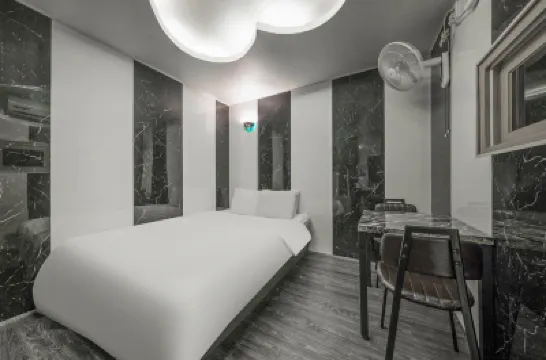 Suwon Noblesse Hotels near Suwon Museum