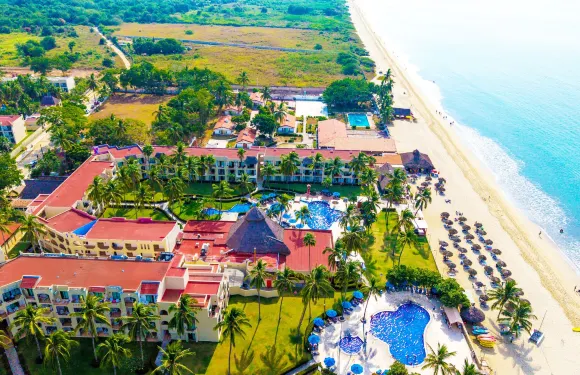 布塞里亞斯的Grand Decameron Complex, A Trademark 全包酒店