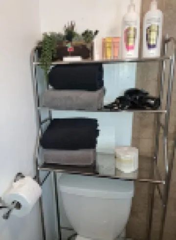 Charming 1 bedroom apt in Beverly Hills ベル・エア周辺のホテル