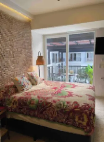 The Bird’s Nest Studio: Steps from the Beach