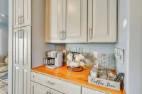 Kingman Getaway w/ Patio Near Route 66!