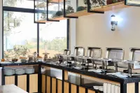 La Maison Royale South C - servizio colazione