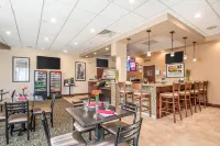 Clarion Inn Elmhurst - Oak Brook Near I-88 I-290 I-294 - breakfast