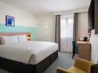 Garner Hotel Lincoln By IHG - bar