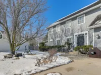 Endless Fun! Family Home w/ Spacious Yard in Clive Hotels in Clive