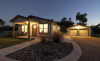 Upscale Home with Pool and FirePit - Close to Mercer St!