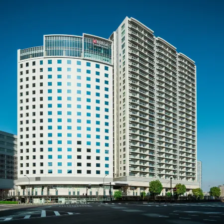Hilton Garden Inn Yokohama Minatomirai Отели рядом с достопримечательностью «Железнодорожная станция Цуруми»