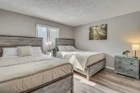 Contemporary House in Lakeside Community! Poconos - Beach