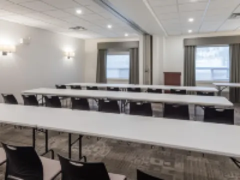 Ramada by Wyndham Revelstoke Hotels in Revelstoke