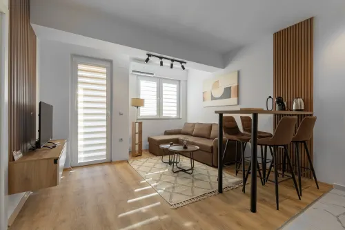 Centrally Located Cozy Oasis D&O Condo - 2-Star