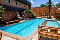 Carlton Plaza Baobá - Pools