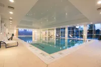 Regency Park Hotel, Health Club & Spa - Yüzme Havuzu