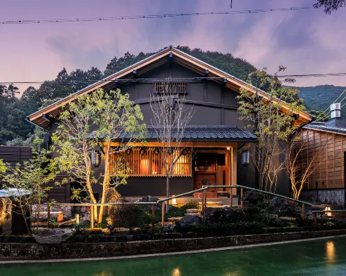 泉谷 工藝之宿 和樂 用宗站附近的飯店