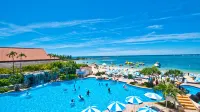 Rizzan Sea Park Hotel Tancha Bay - Uima-altaat