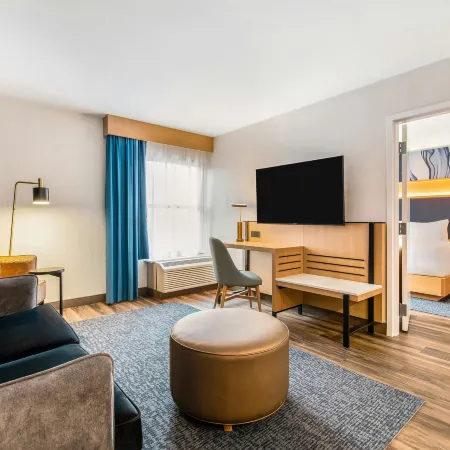 DoubleTree by Hilton Hotel Buffalo - Amherst