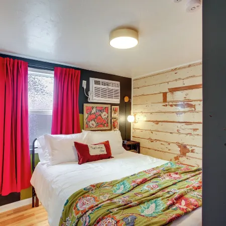 Unit 1: Historic Studio, Easy Hwy 195 Access