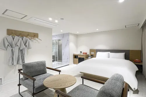 Ulsan Samsan Somnuseu - Motel