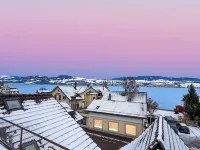 Elegant Lake Zurich House With Stunning Views and Private Terrace Hotels in Stafa