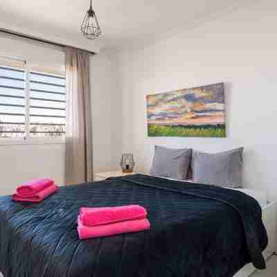 Luxury Penthouse Oasis Rooms