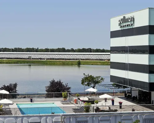 Pullman Bordeaux Lac Hotels near Bordeaux-Lac