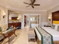 Taj Fort Aguada Resort & Spa, Goa Hotels near Chapora River