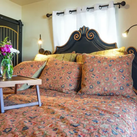 Cozy Adobe Casita 1 Mile to Santa Fe Plaza!