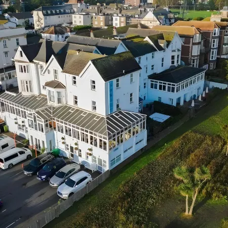 Marine Hotel